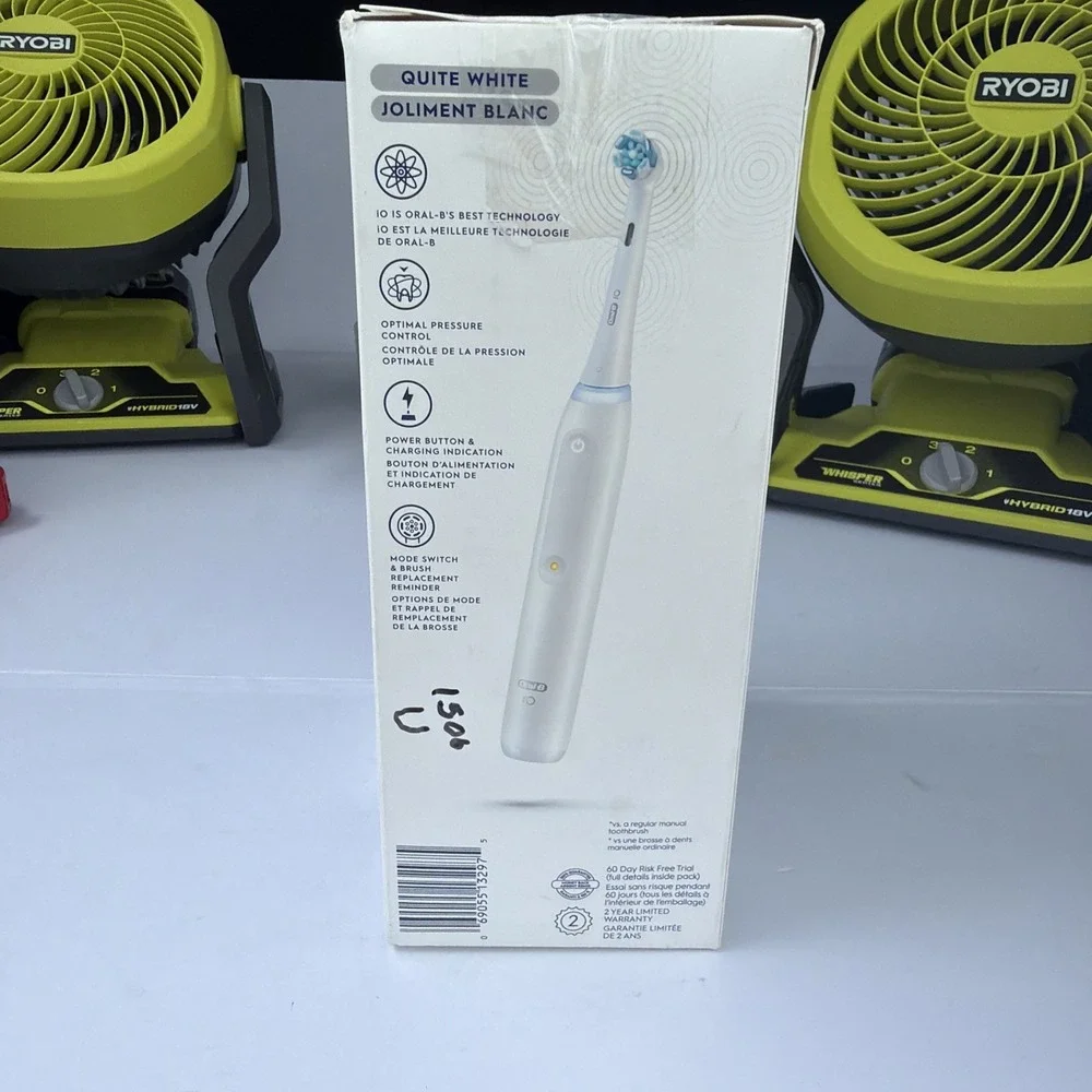 Oral-B iO Series 3 Rechargeable Electric Toothbrush - Matte White